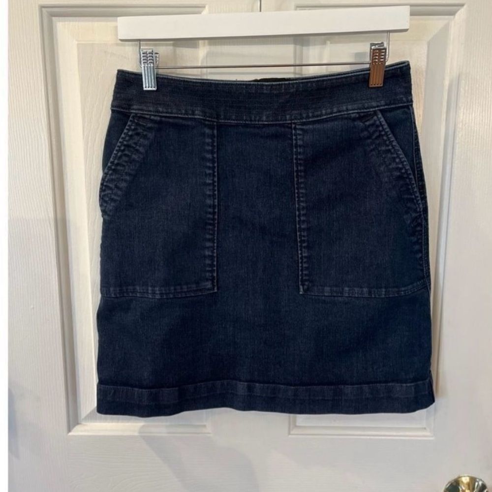 Loft Perfect Denim Front Pocket Mini Skirt sz 4 EUC